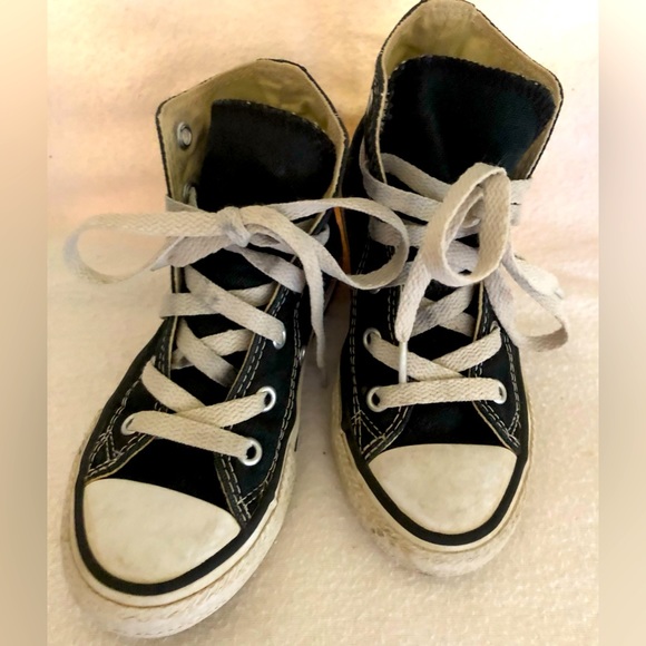 Kid’s High Top Converse All Star Youth size 11 in classic black - Picture 1 of 10